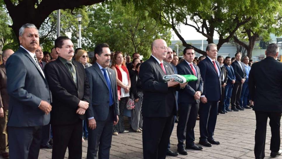 Conmemora la UAS  Día de la Bandera