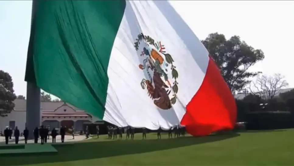 Izan al revés la bandera al conmemorar su día