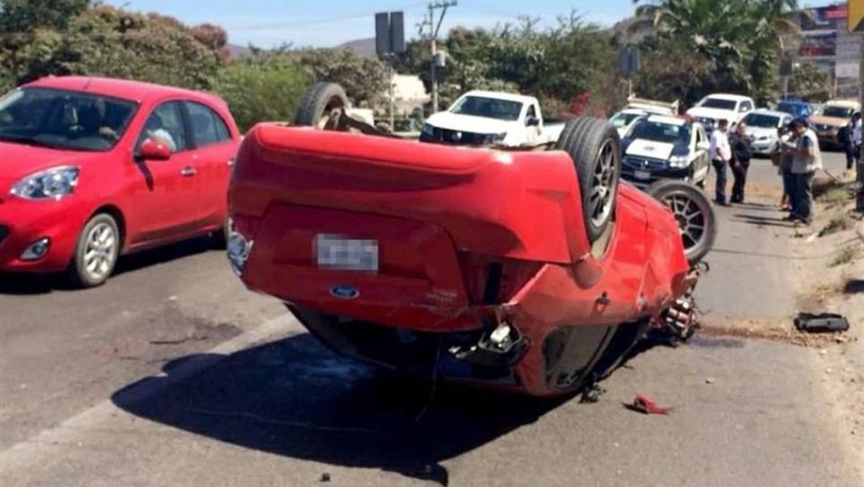 Se accidenta policía municipal y se fractura un brazo