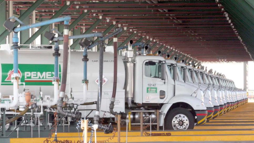 Pemex suspende a trabajadores por presunto robo de combustible
