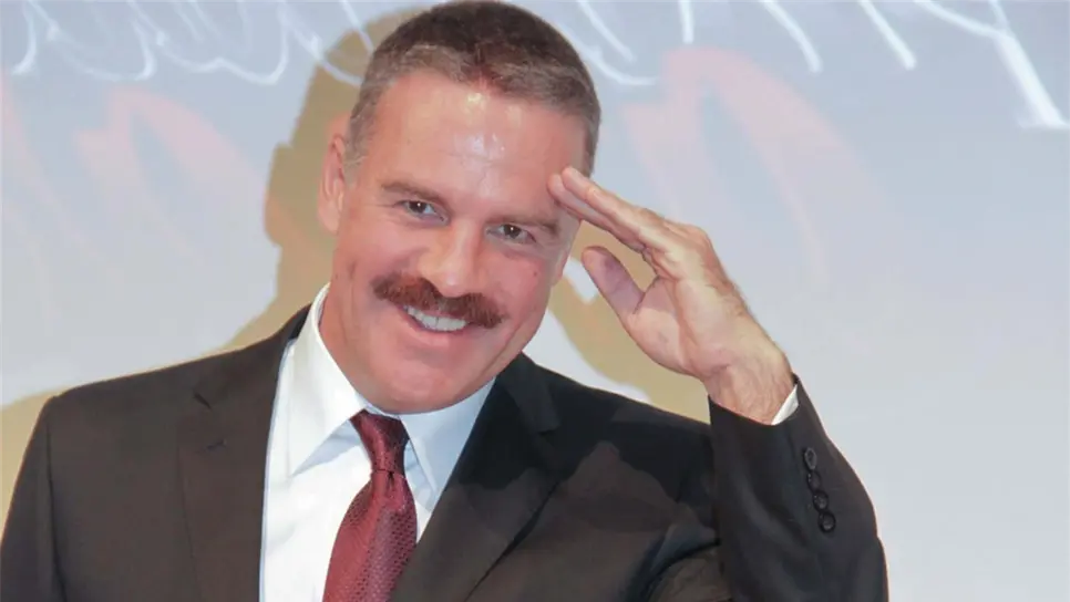 Ari Telch habla de enfermedades mentales en su monólogo D Mente