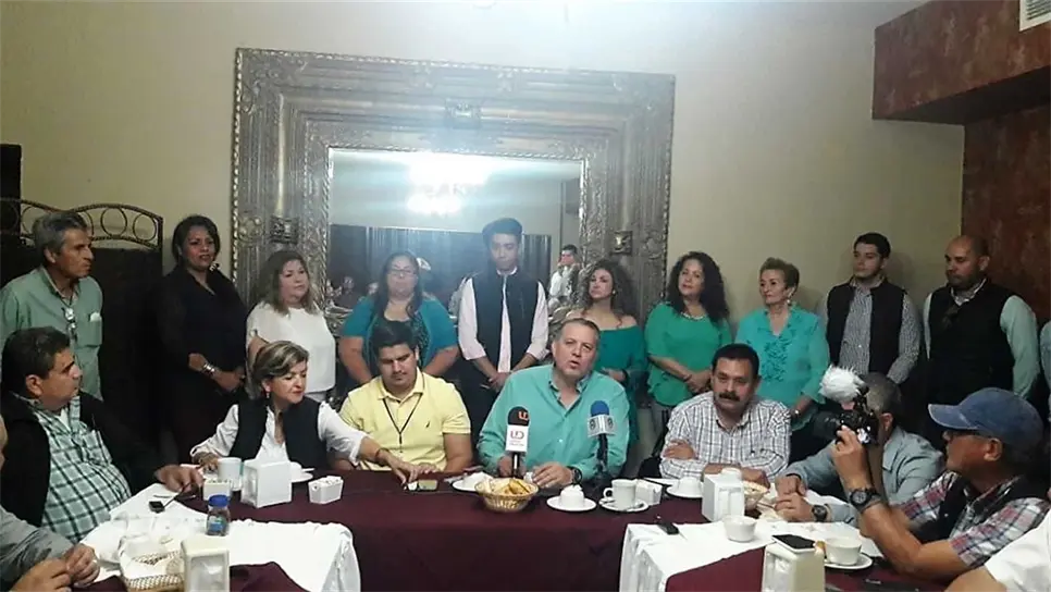 Presenta Rubén Félix equipo de campaña