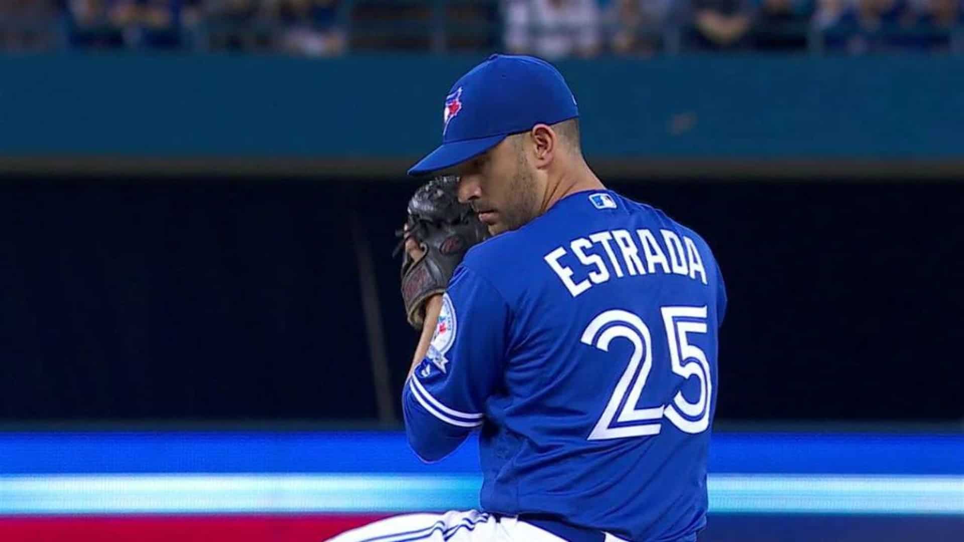 Pitcher mexicano Marco Estrada luce en triunfo de Toronto