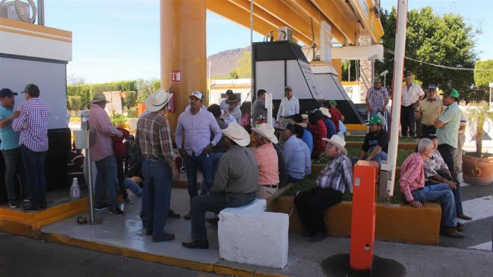 Productores se manifiestan de forma pacífica en casetas de Sinaloa