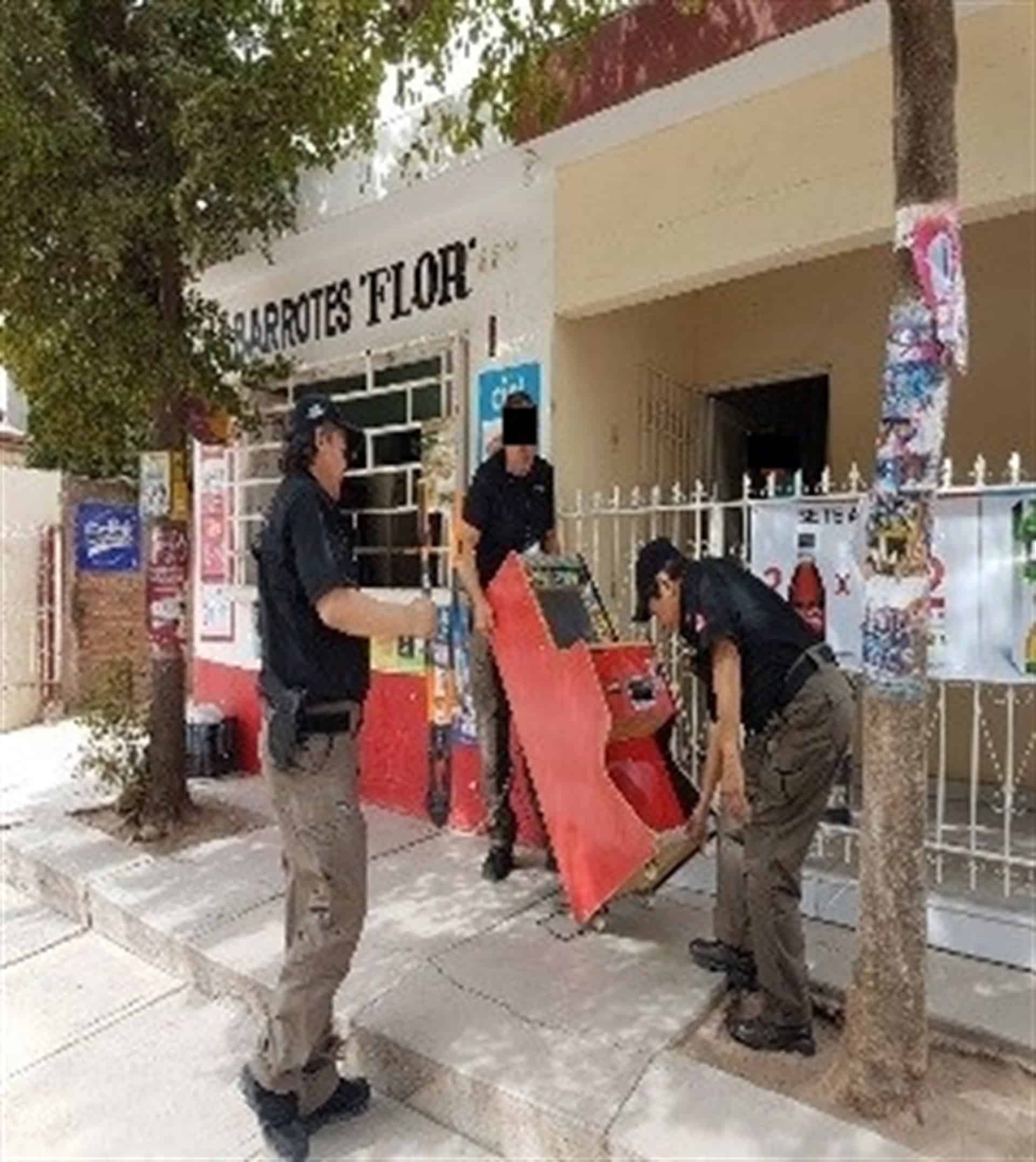 PGR- AIC aseguran 19 máquinas tragamonedas