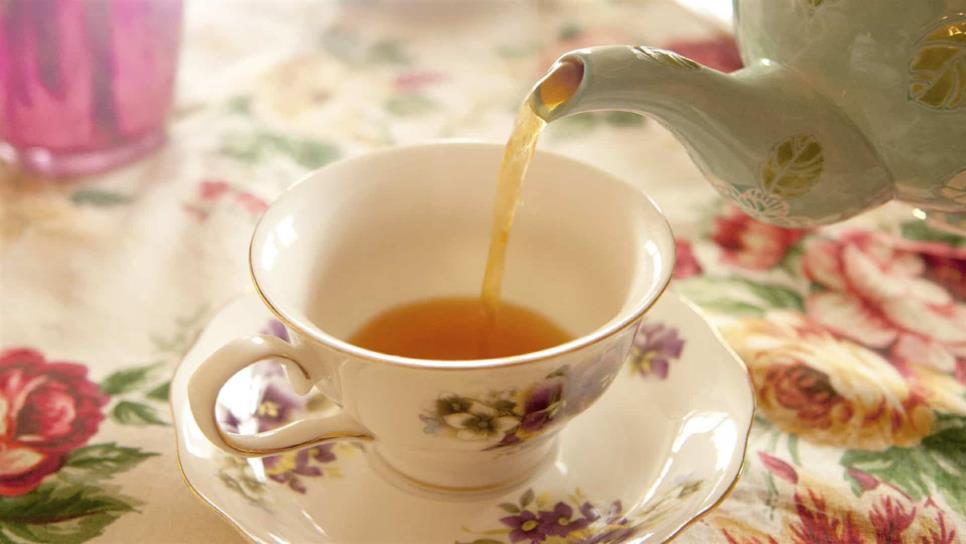 Té, leche y lechuga, productos aliados para conciliar el sueño