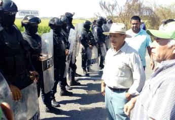 Entre pleitos, bloqueos y detenciones, se manifiestan productores