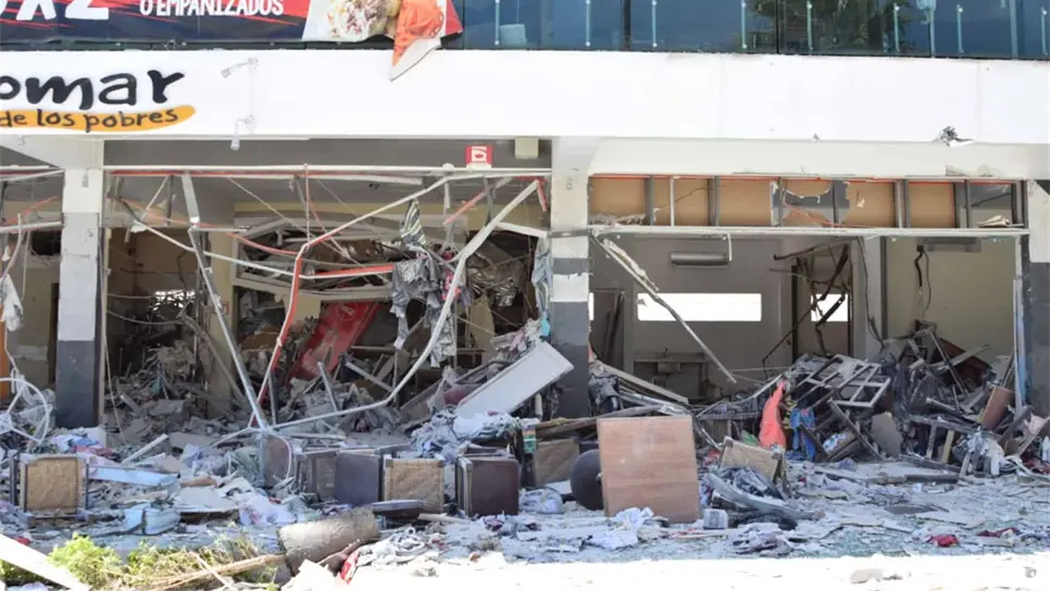 Con riesgo de colapsar parte más dañada de la plaza tras explosión