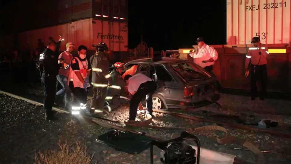 Trenazo deja dos mujeres sin vida y tres lesionados en Bamoa