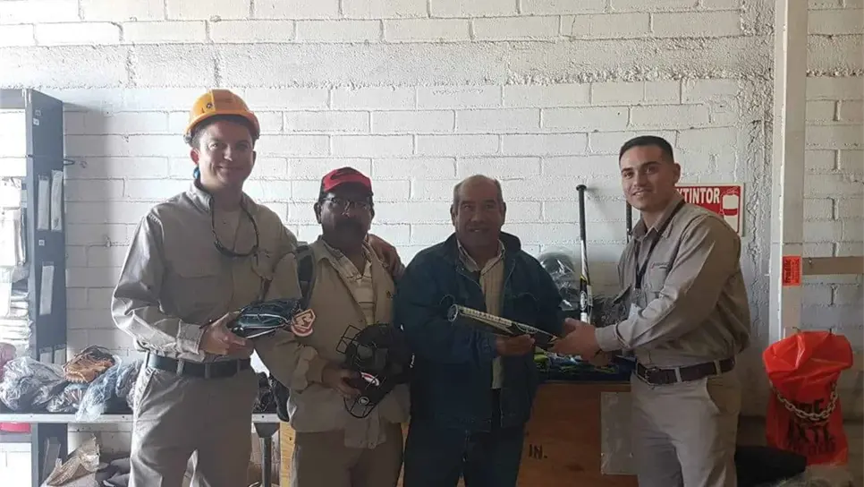 Dotan de equipo deportivo a Pemex Mariners