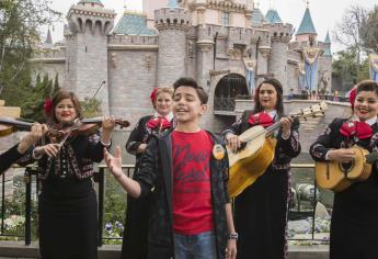 Voz de Miguel en “Coco” visita Disneylandia