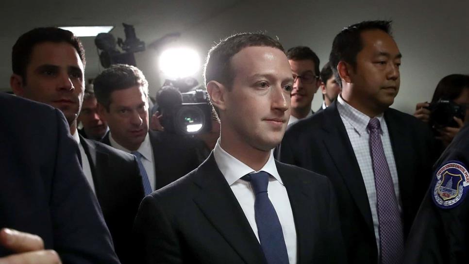 Zuckerberg asume responsabilidad total por errores de Facebook