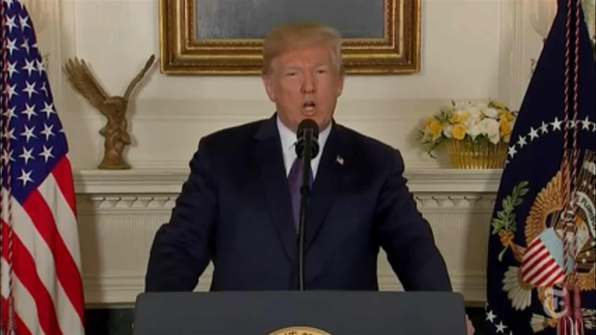 EUA, Reino Unido y Francia bombardean a Siria