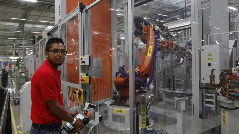 Ingeniero en manufactura, el mejor pagado en el sector en México