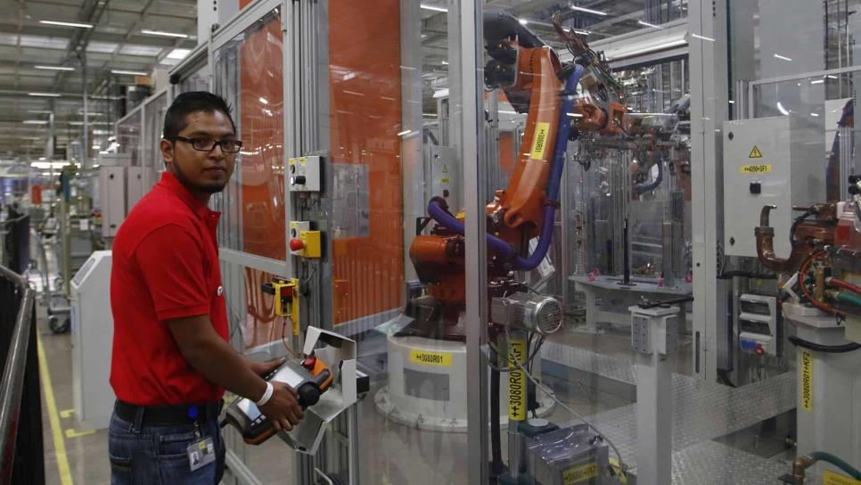 Sube 1.4% empleo en industria manufacturera en octubre