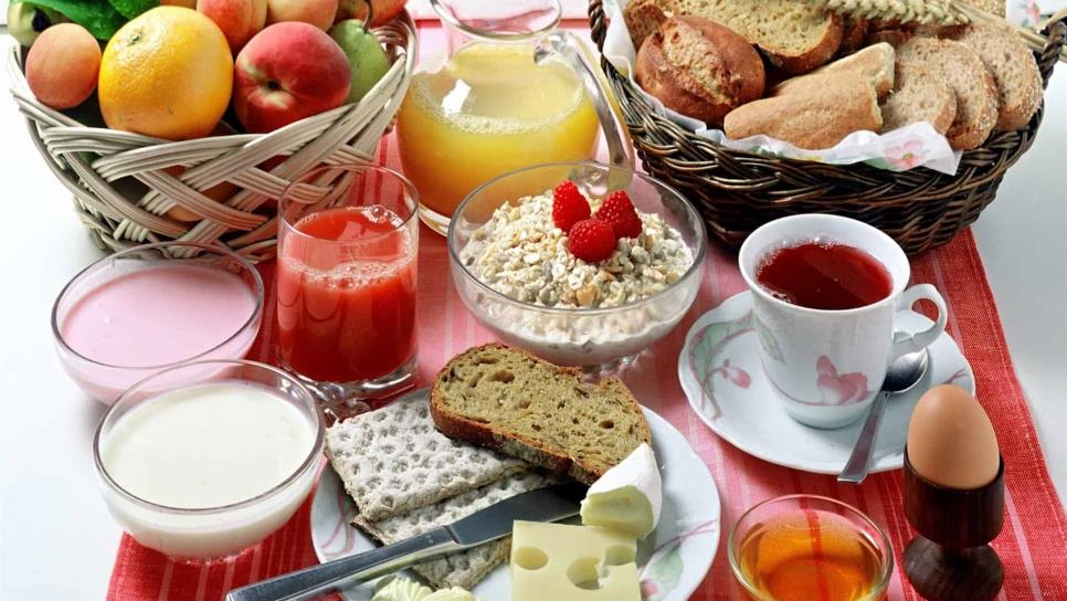 Un buen desayuno ayuda a bajar de peso y reduce niveles de azúcar