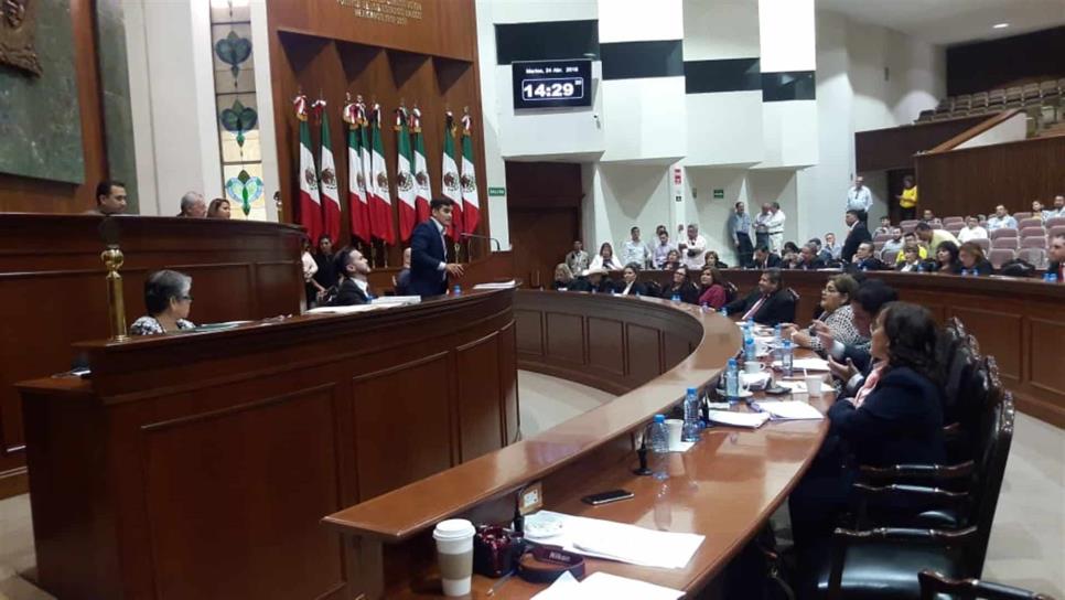 Diputado de Morena compara a compañeros con becerros