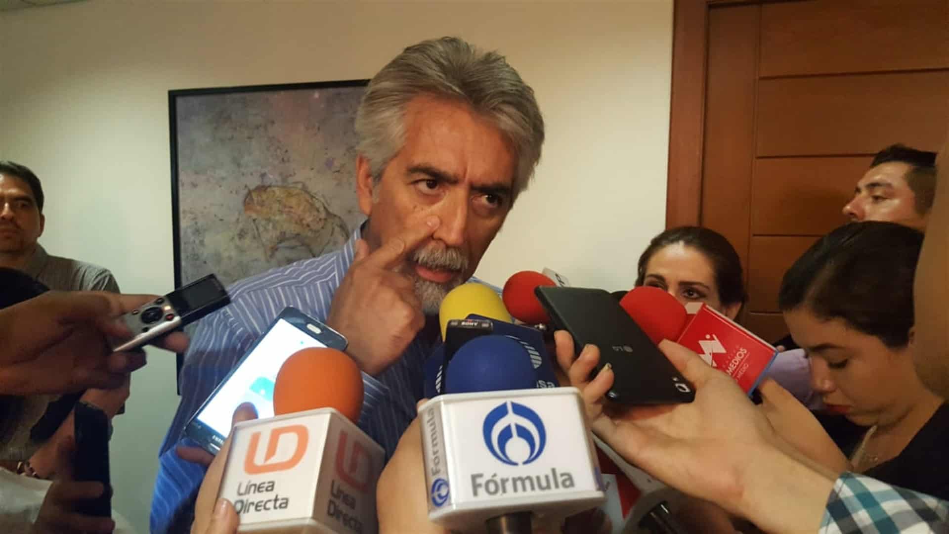 Advierten a maestros faltistas que les aplicarán descuentos