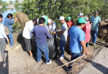 Limpian estero del Infiernillo con empleo temporal