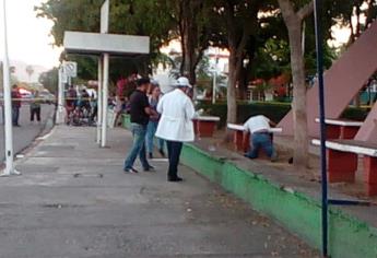 Persiguen y asesinan a joven en un parque