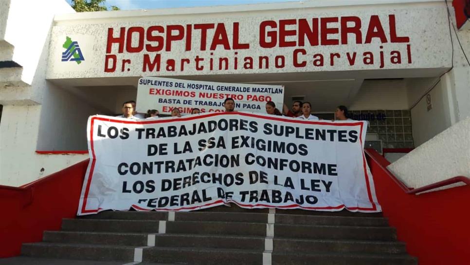 Protestan trabajadores del Hospital General de Mazatlán
