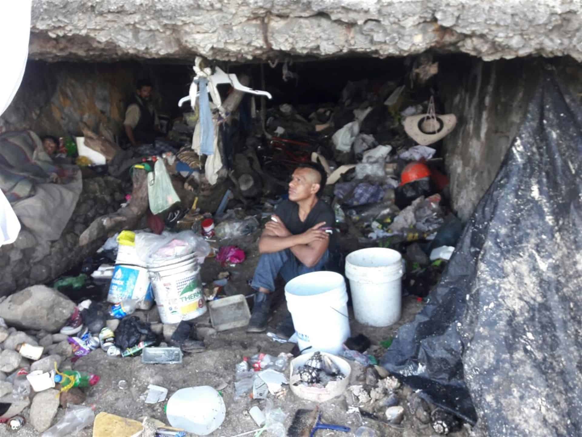 Tubos pluviales del Malecón, llenos de basura