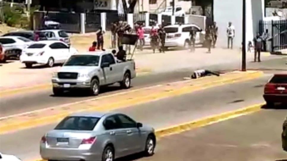 Grave estudiante tras caer de camioneta en Culiacán