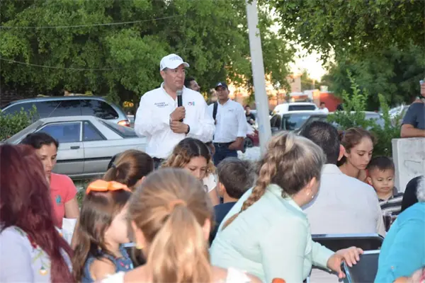 Piden ahomenses mas obras Álvaro Ruelas Piden ahomenses mas obras Álvaro Ruelas