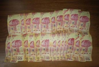 Lo detienen con 25 billetes falsos de 100 pesos