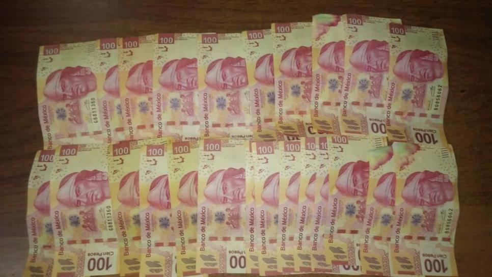 Lo detienen con 25 billetes falsos de 100 pesos