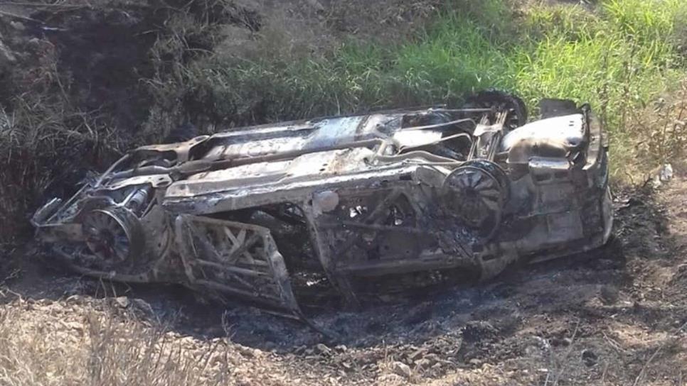 Localizan un carro calcinado en Juan José Ríos