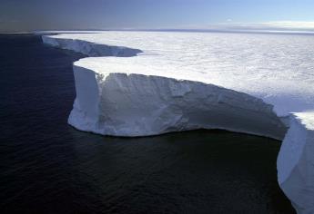 Consideran que el iceberg más grande en la Antártida llega a su fin