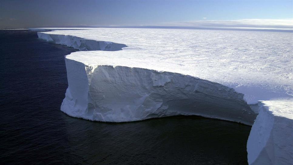 Consideran que el iceberg más grande en la Antártida llega a su fin