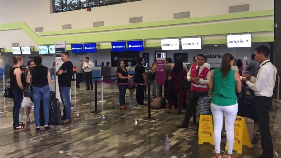 Cierre de aeropuerto de Los Mochis afecta a cientos de usuarios