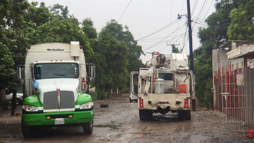 Caen cables de alta tensión sobre camión de PASA