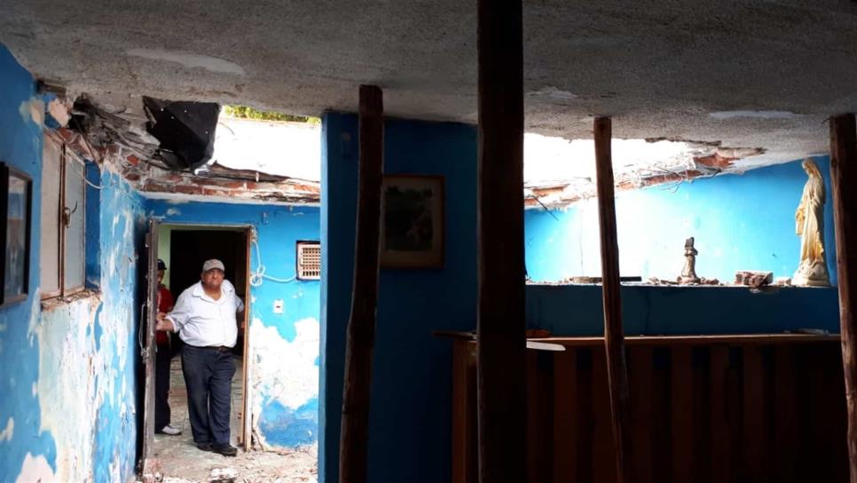 Ayudará Ayuntamiento a familia que se les cayó el techo