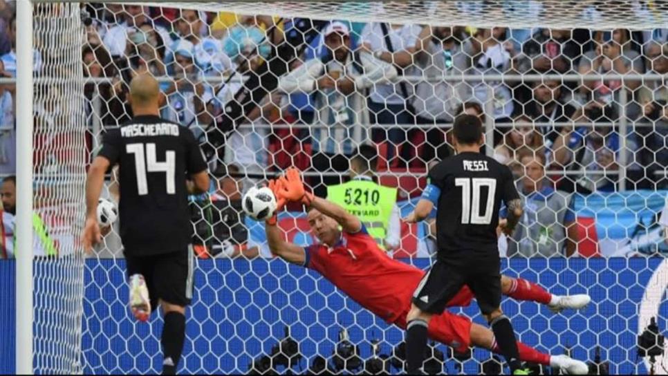 Hannes Halldórsson, el cineasta que le detuvo un penal a Messi