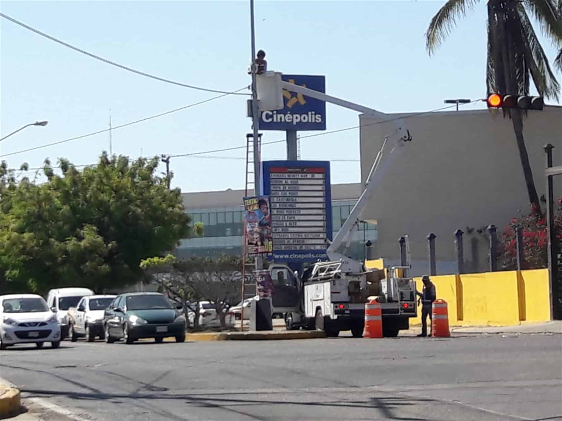 Rentarán grúas para hacer las reparaciones. FOTO: Ana Lidia Avilés.