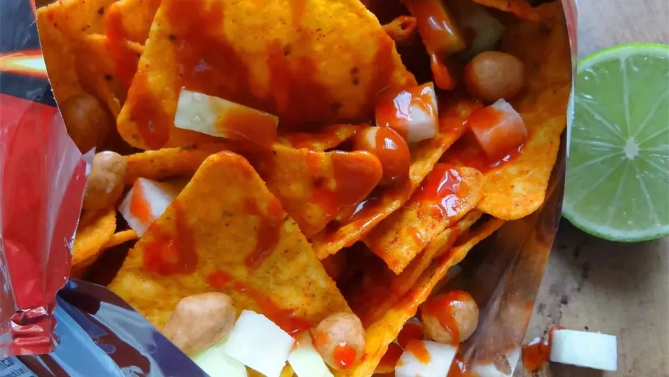 Advierten de daños estomacales por excesos de consumo de botanas en Mundial