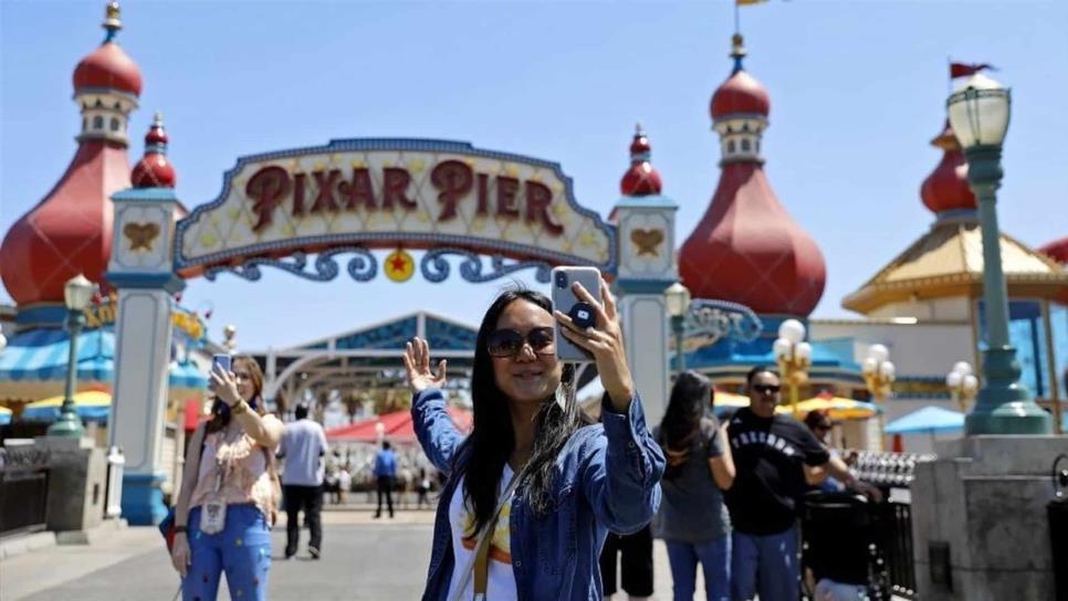 Abre imponente área temática Pixar Pier en Disney California Adventure