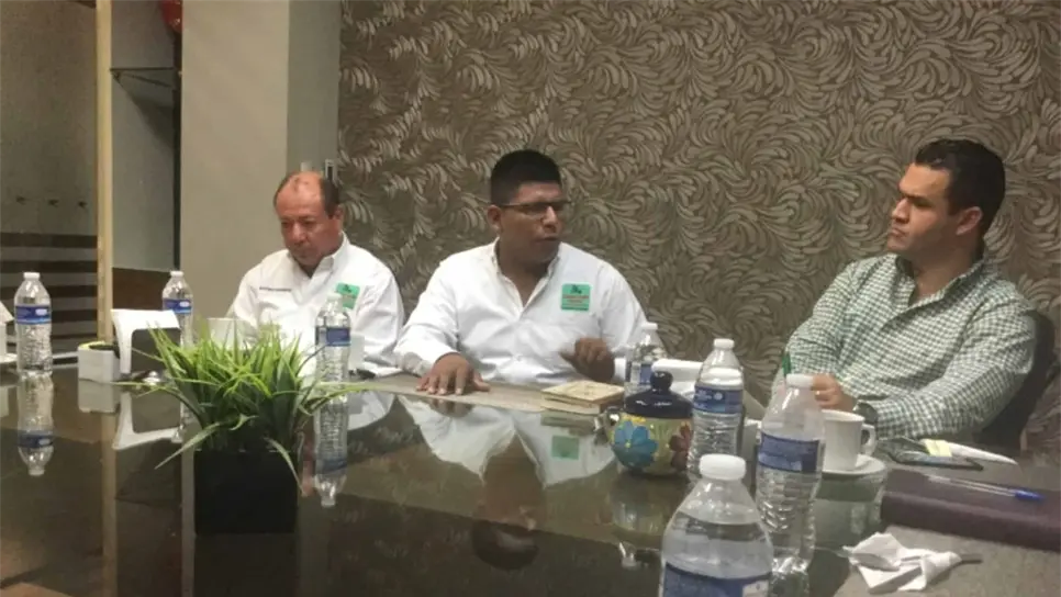 Se reúnen empresarios con candidato independiente. FOTO: Esthela García.