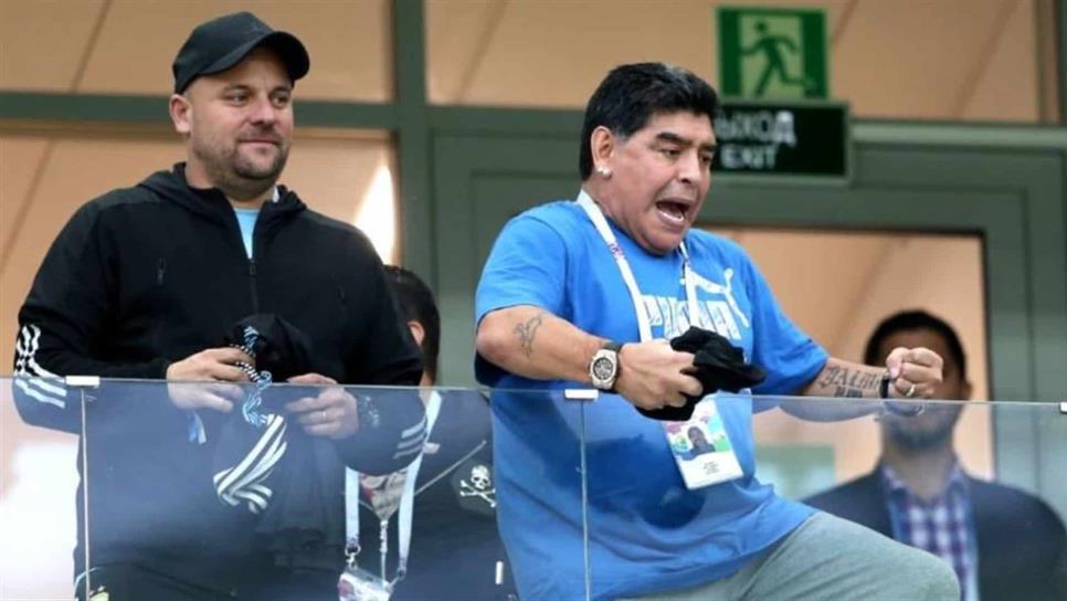 Soy hincha de México desde ya: Maradona