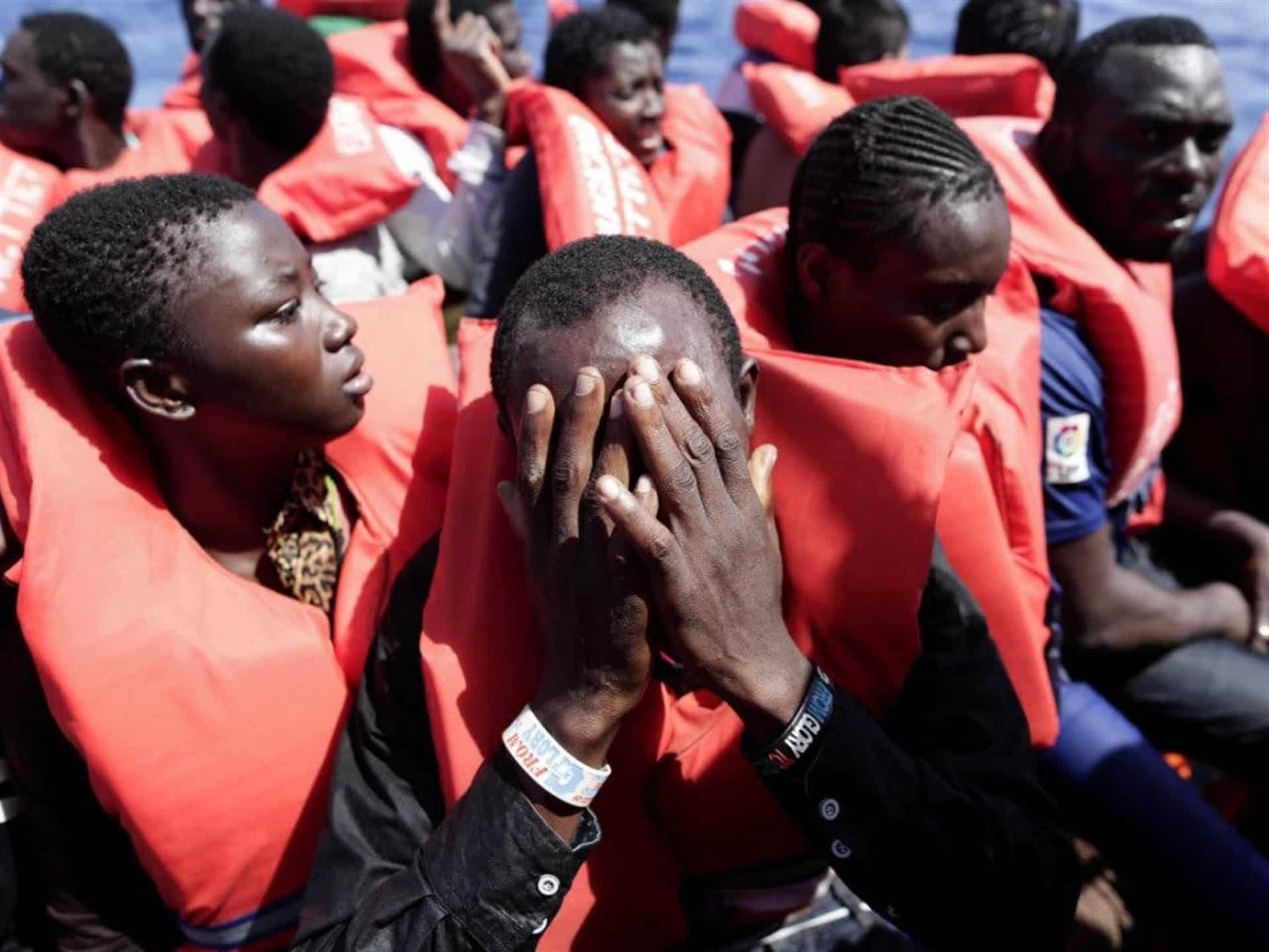 Más de 100 inmigrantes mueren en naufragio frente a Libia