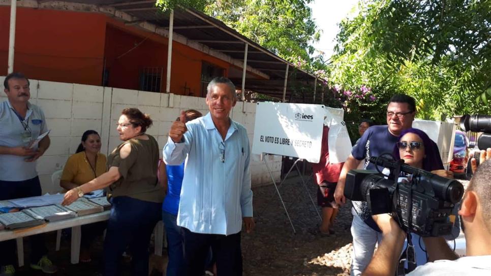 Miguel Ángel Camacho denuncia compra de votos