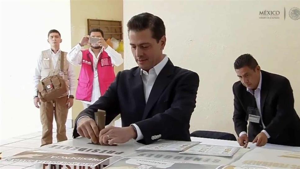 Peña Nieto vota en casilla de la Escuela Primaria El Pípila
