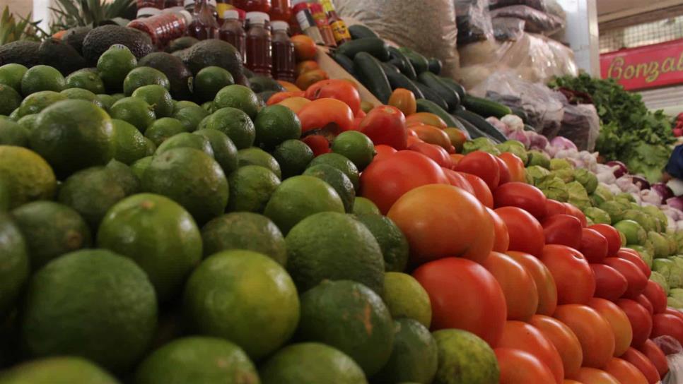 Aguacate y jitomate, alimentos con mayores variaciones en su precio