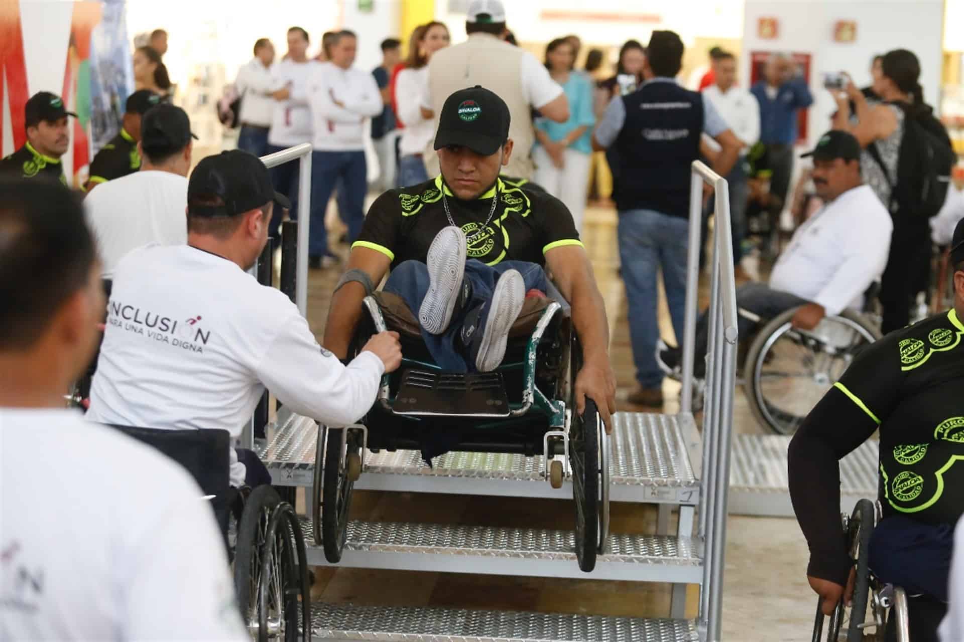 DIF Sinaloa realiza exhibición del uso y manejo de silla de ruedas