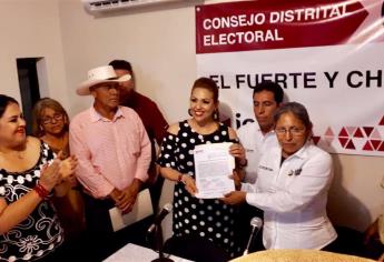 Recibe Nubia Ramos constancia como alcaldesa electa