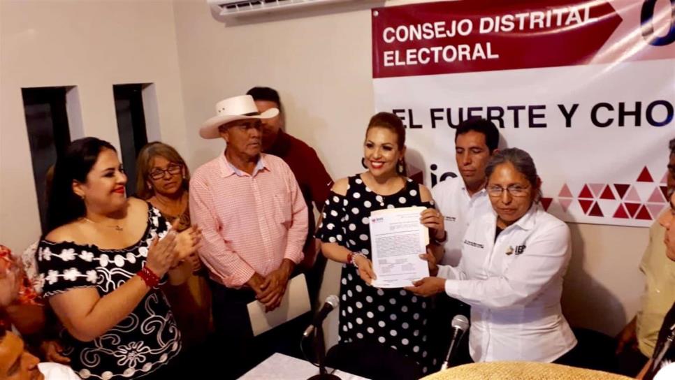 Recibe Nubia Ramos constancia como alcaldesa electa