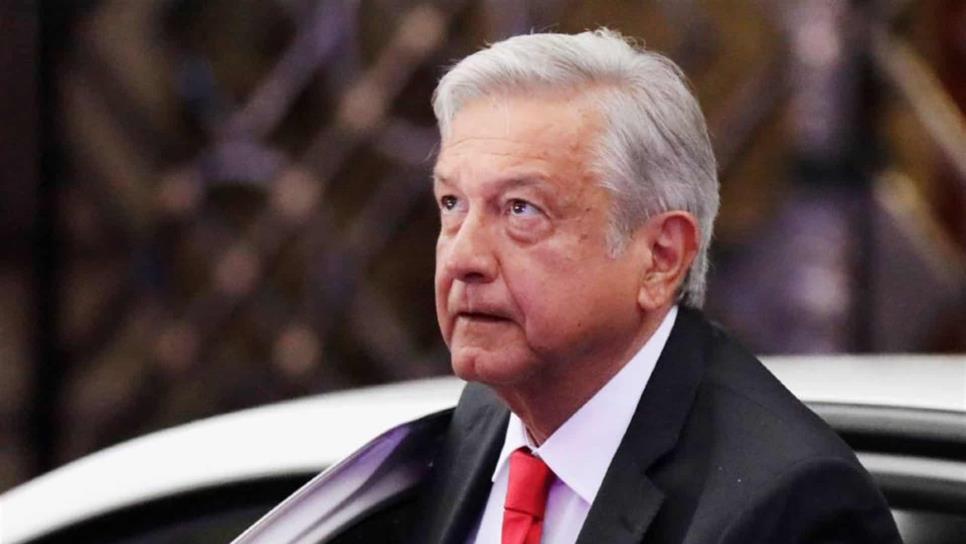 López Obrador dialoga con colaboradores en materia económica